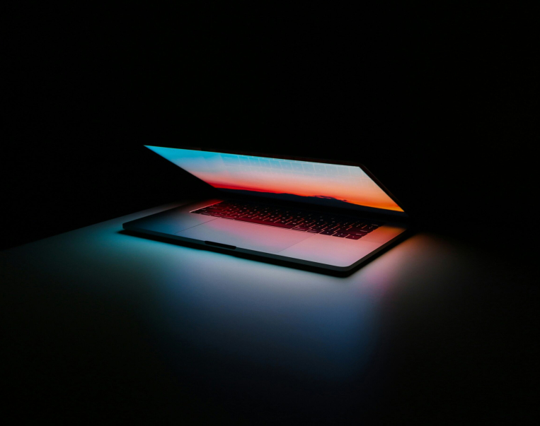 ales-nesetril-Im7lZjxeLhg-unsplash (1)