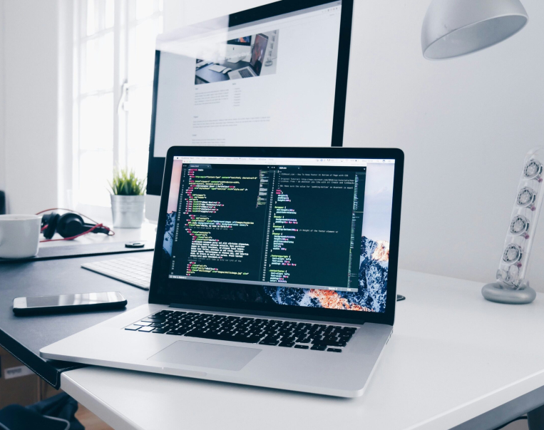 christopher-gower-m_HRfLhgABo-unsplash